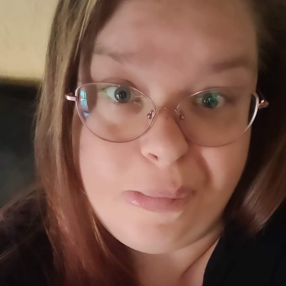 Meet your Posher, Hollie